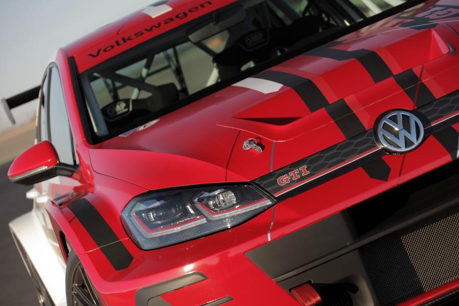 Детали экстерьера Volkswagen Golf GTI TCR (Typ 5G) 2018 года  (фото 15 из 39)
